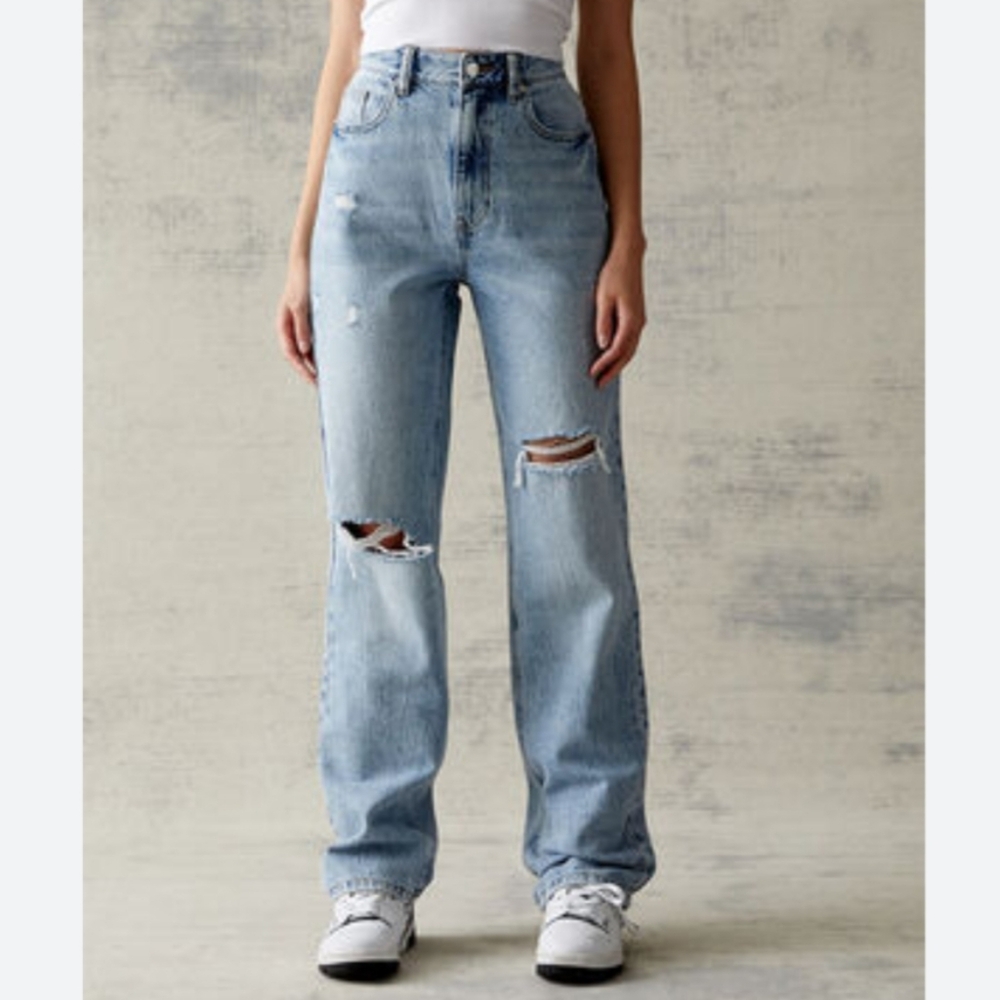 NWT PacSun Light Blue Distressed 90's Boyfriend High Rise Relaxed Leg Jeans